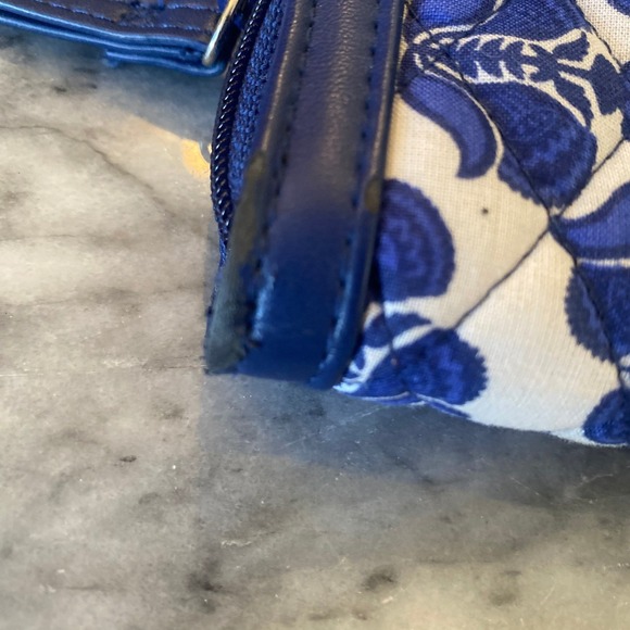 Vera Bradley Wallet Wristlet Blue Floral Zip Around Organizer - Picture 6 of 6